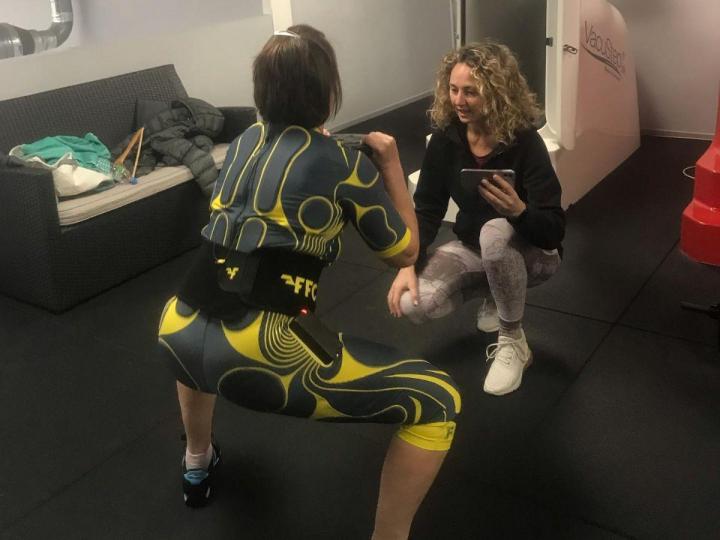 Apportez plus de tonus à vos muscles grâce à l’électrostimulation.